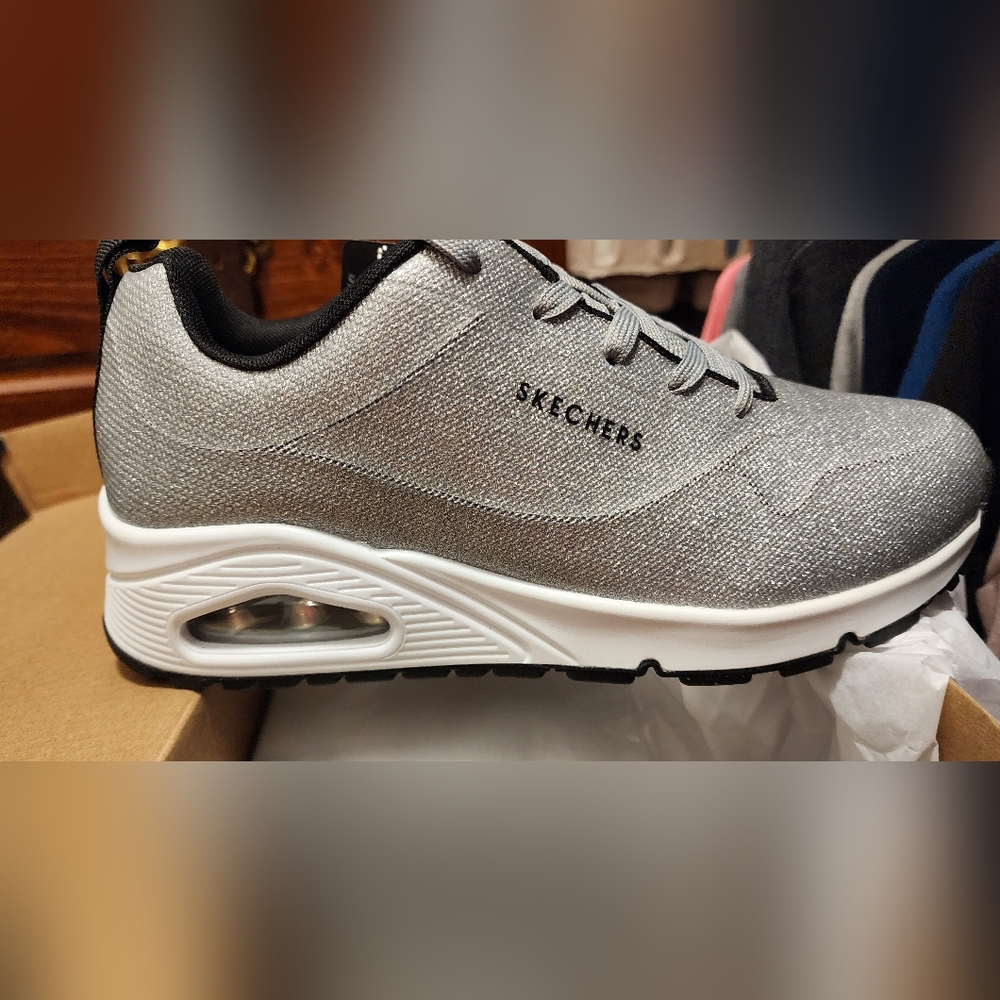 Skechers